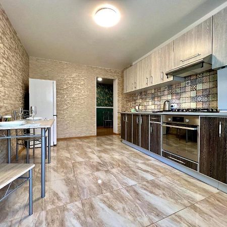 Apartpoltava Простора Однокімнатна Квартира В Новобудові, Корпусний Парк Kültér fotó